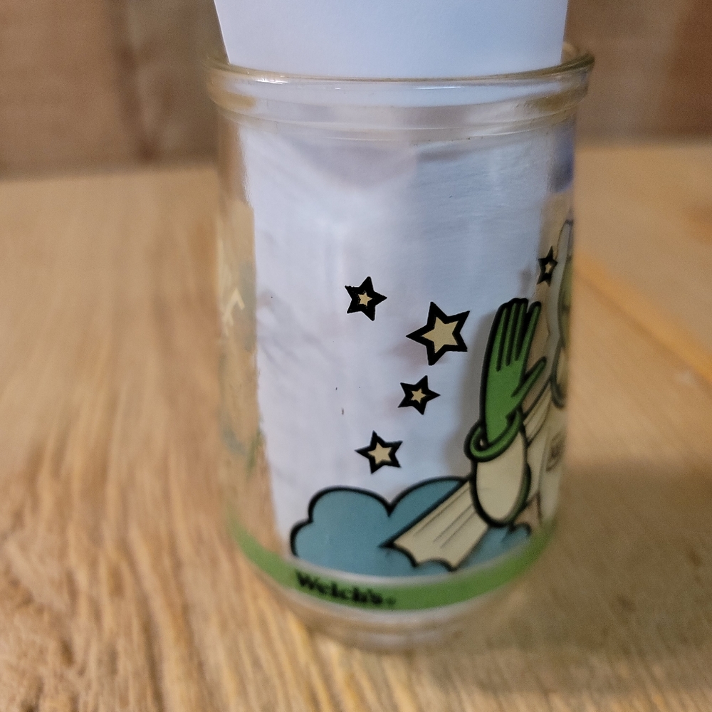 Welch's juice glass with Muppets in Space and Kermit the frog. - Picture 2 of 5